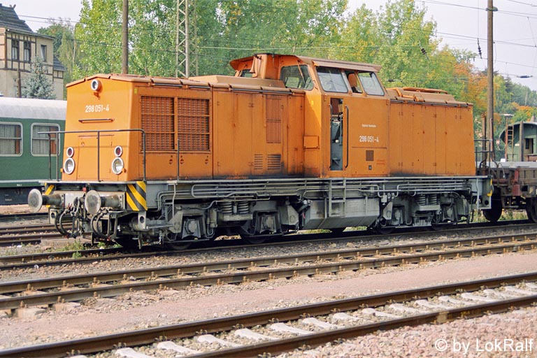 298 051