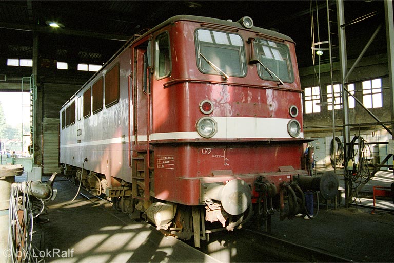 142 077